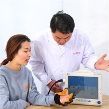 Guante inteligente de fisioterapia para pacientes con accidente cerebrovascular