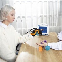 Guante inteligente profesional para pacientes con accidente cerebrovascular